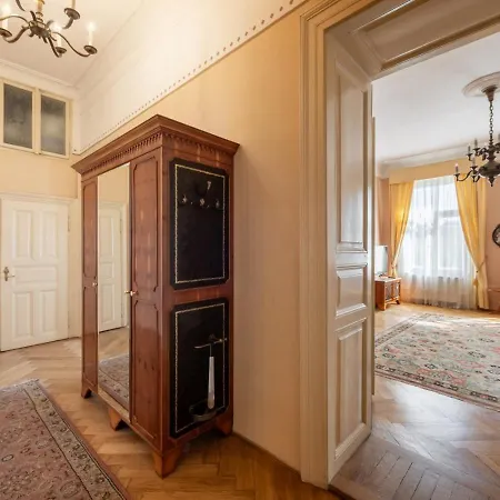 Charming 2br Near The National Museum By Easybnb Premium Апартаменты *